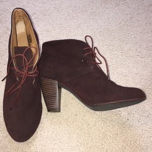 Fossil leather pumps